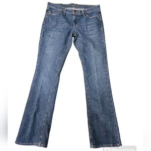 Old Navy The Flirt Bootcut Jeans. Size 6.‎